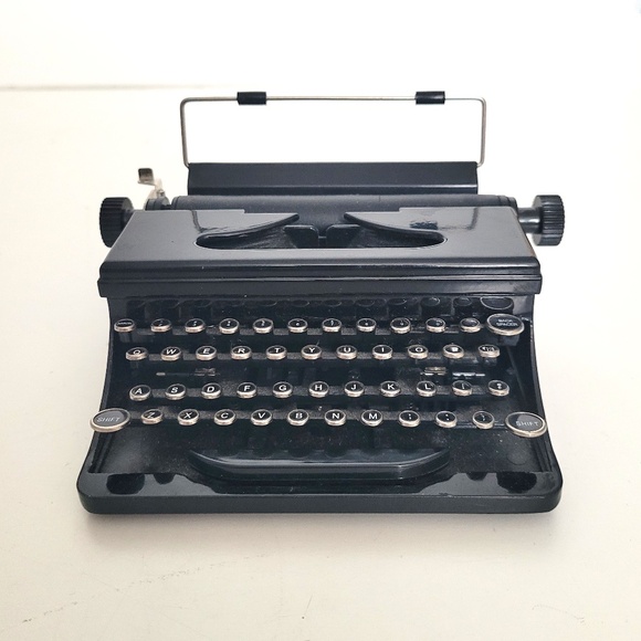 American Girl Historical Girl Kit Kittredge Typewriter Set - Picture 4 of 10